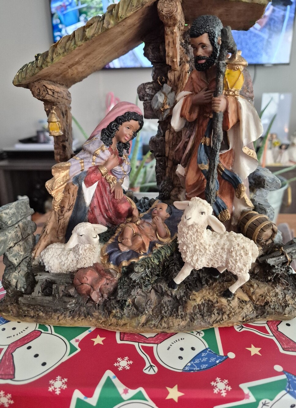 Traditional Nativity Scene Figurine Set - Multicolor -